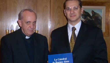 Junto al Papa Francisco, 2004
