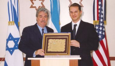 Junto al Embajador de USA James Walsh, 2004